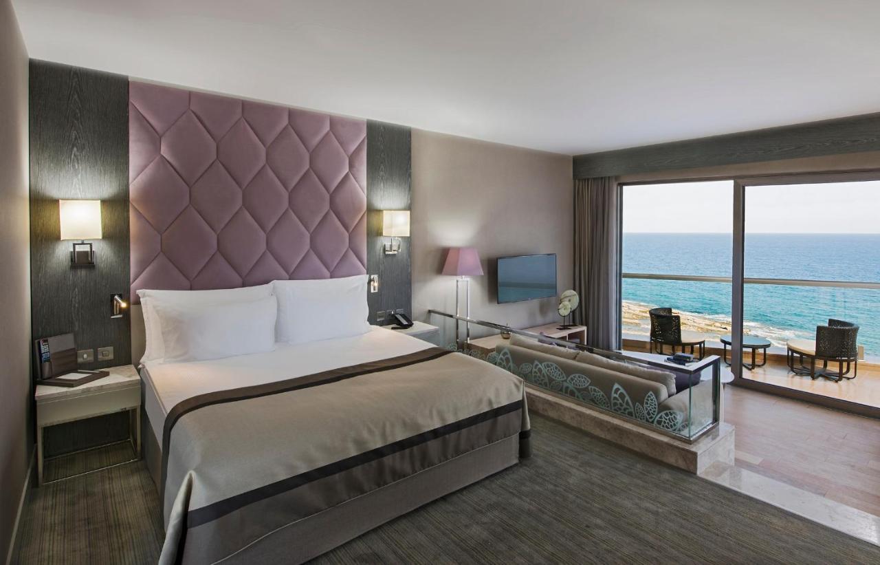 Deluxe King Room with Sea View