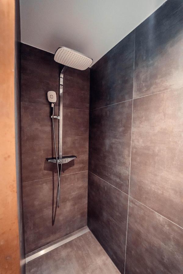 Garden Junior Suite open shower the room