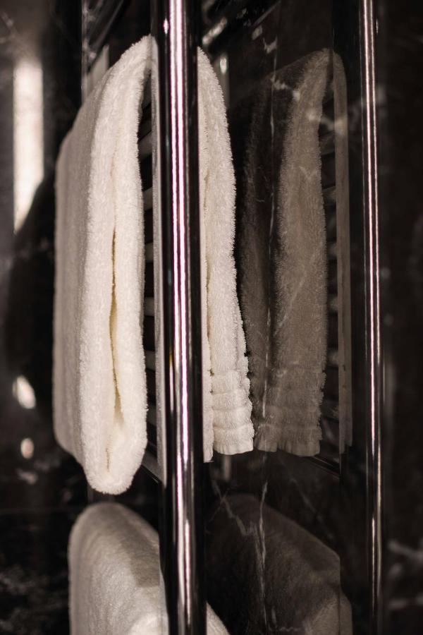 Twin Room Shower