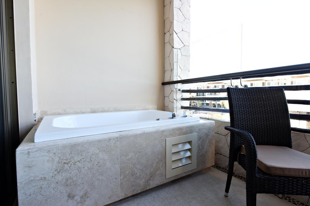 Luxury Suite with Terrace Jacuzzi