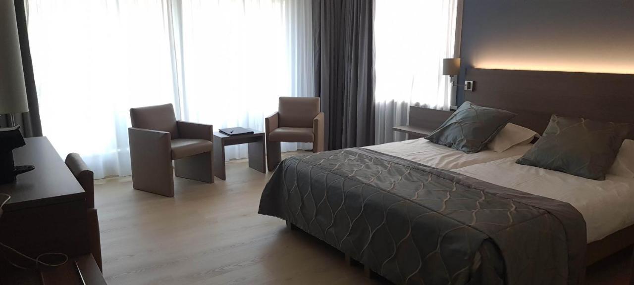 Connected Rooms – SAT rooms Sleeping Apart Together