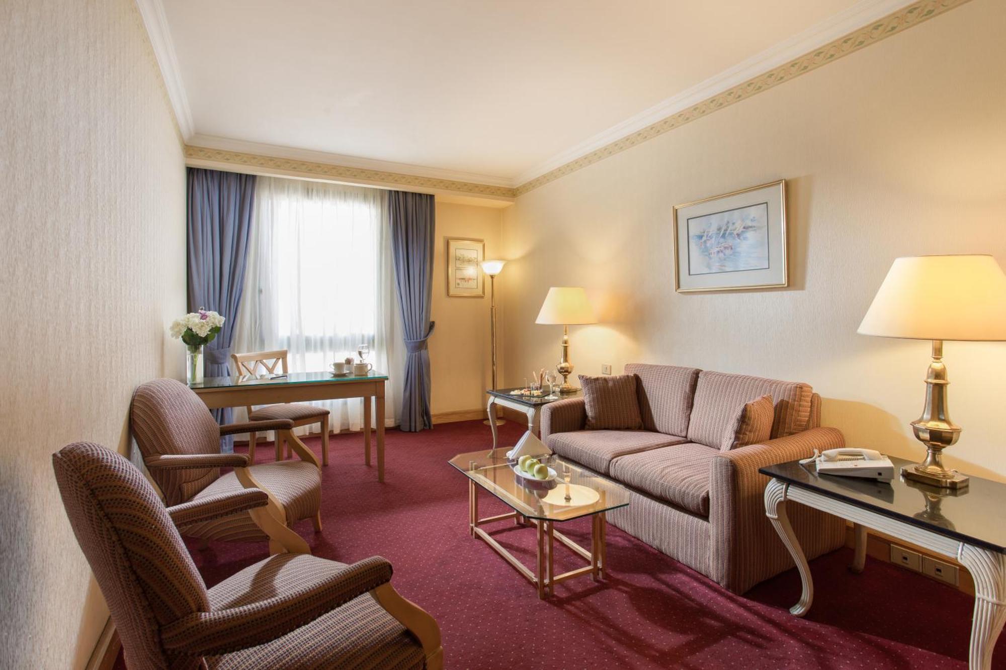 Deluxe Suite