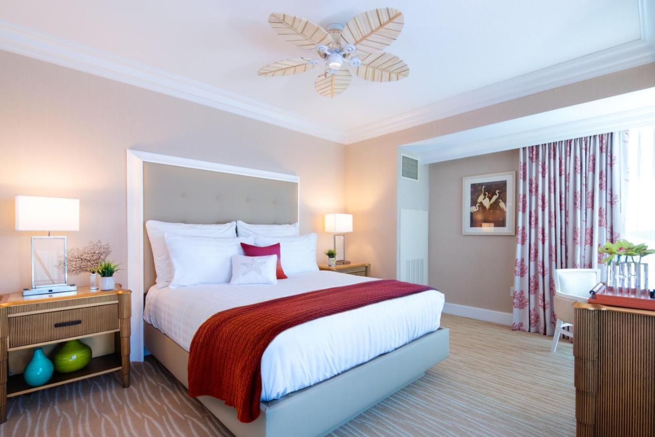 Standard King Room - Non-Smoking,1217425837:JPEG