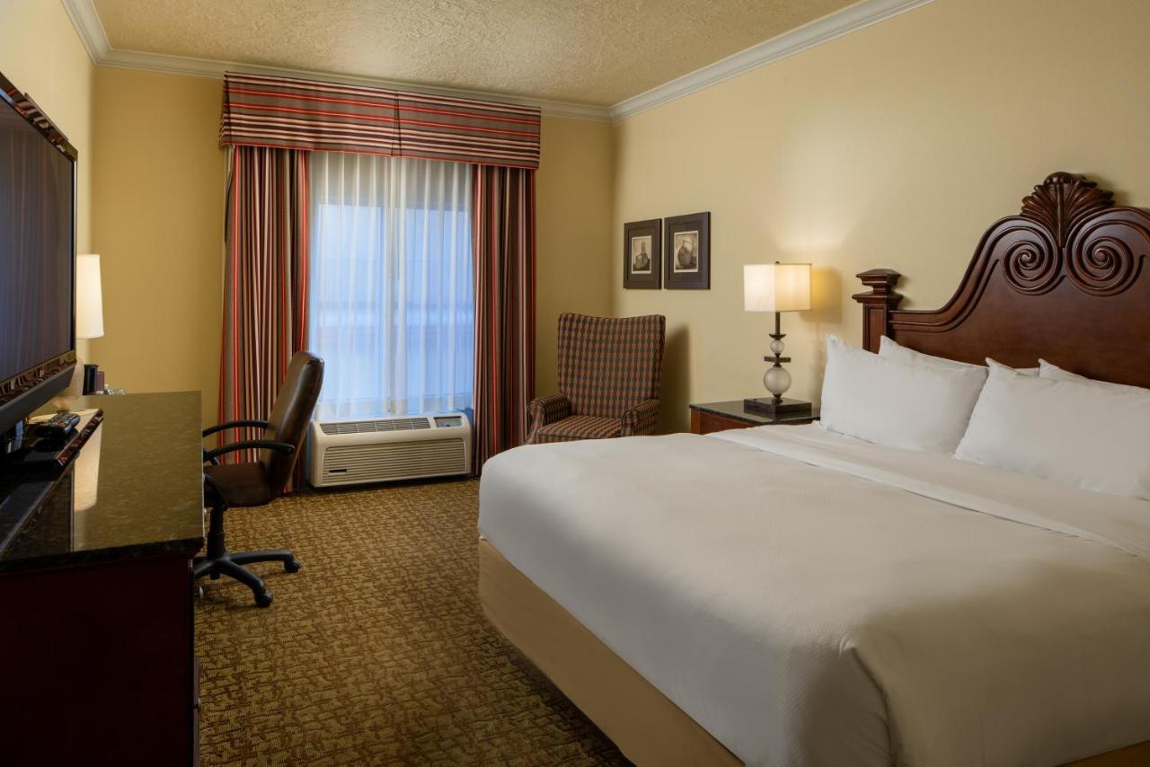 Standard King Smoking