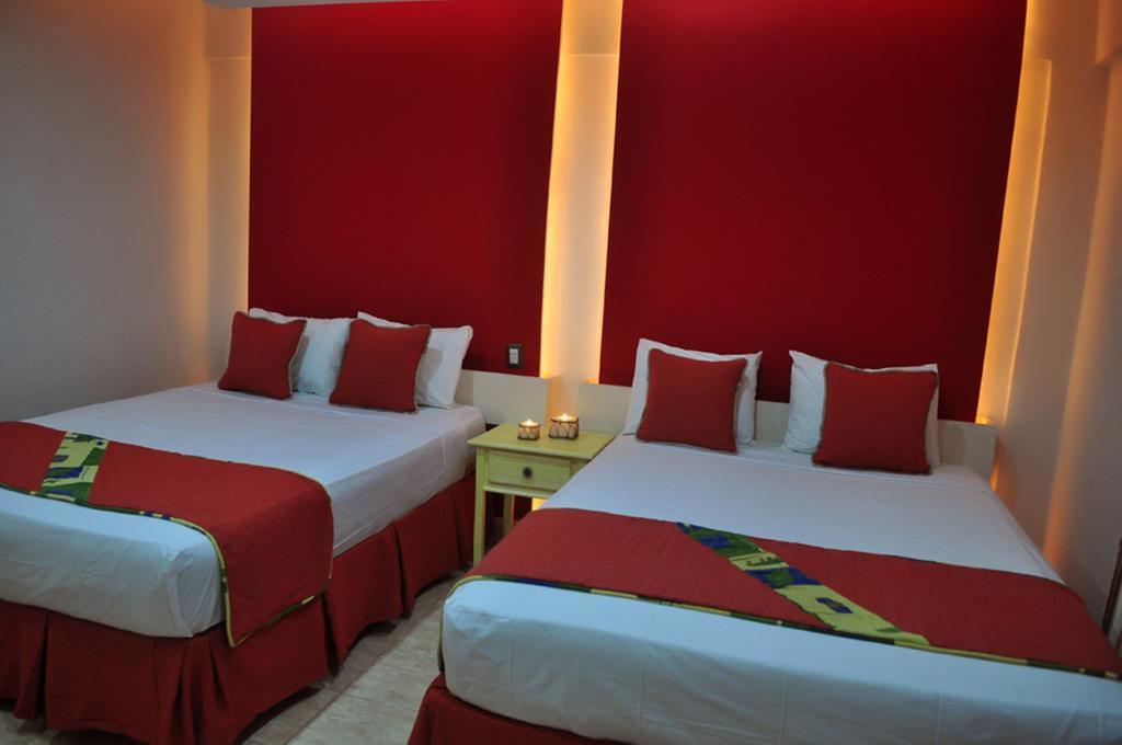 Queen Room Two Queen Beds WiFi