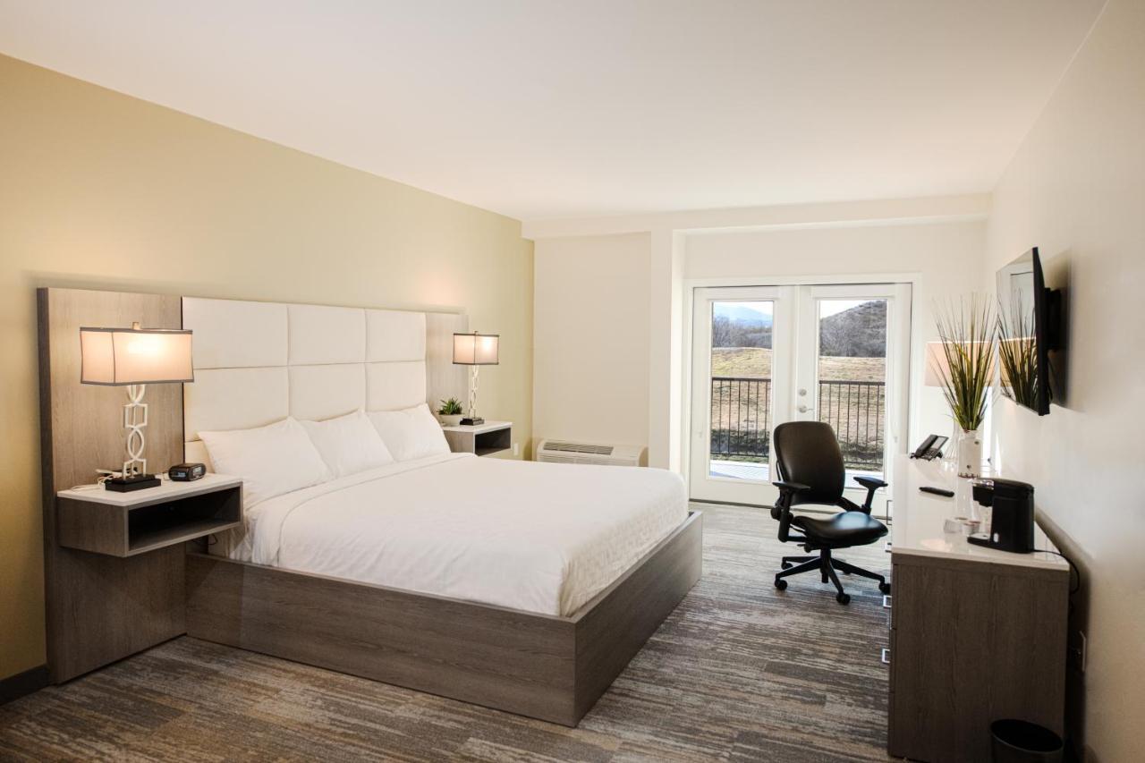 King Room Mountain View