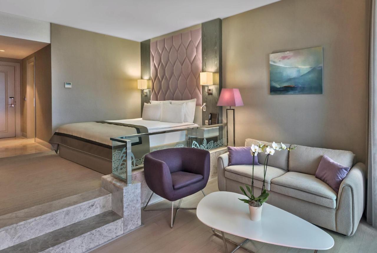 Deluxe King Room Sea View