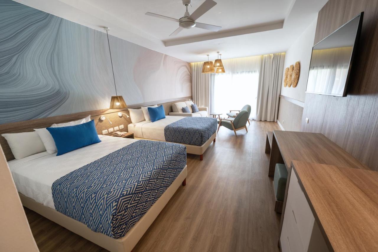2 Double Beds Deluxe Junior Suite SGL