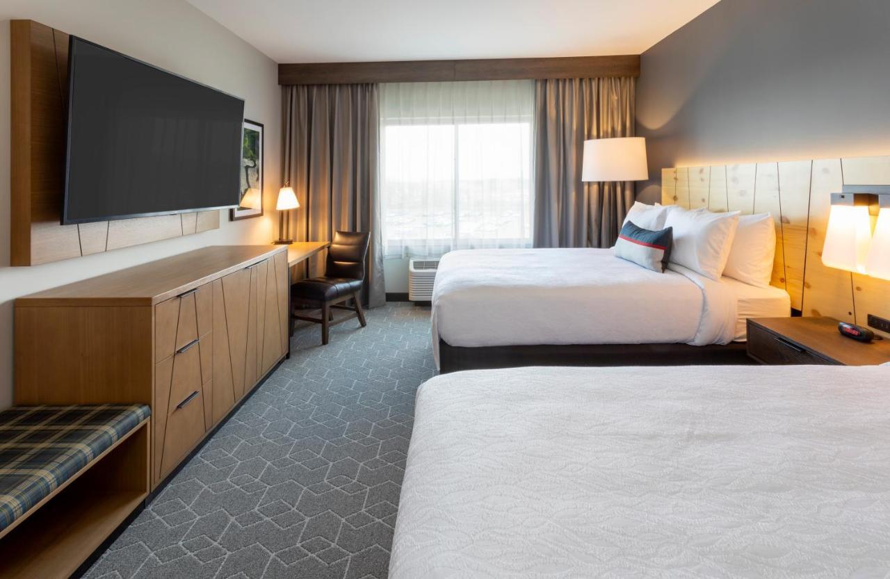 Queen Room with Two Queen Beds - Non-Smoking