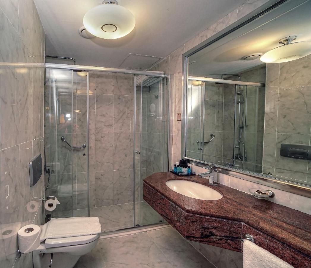 Basic Triple Room