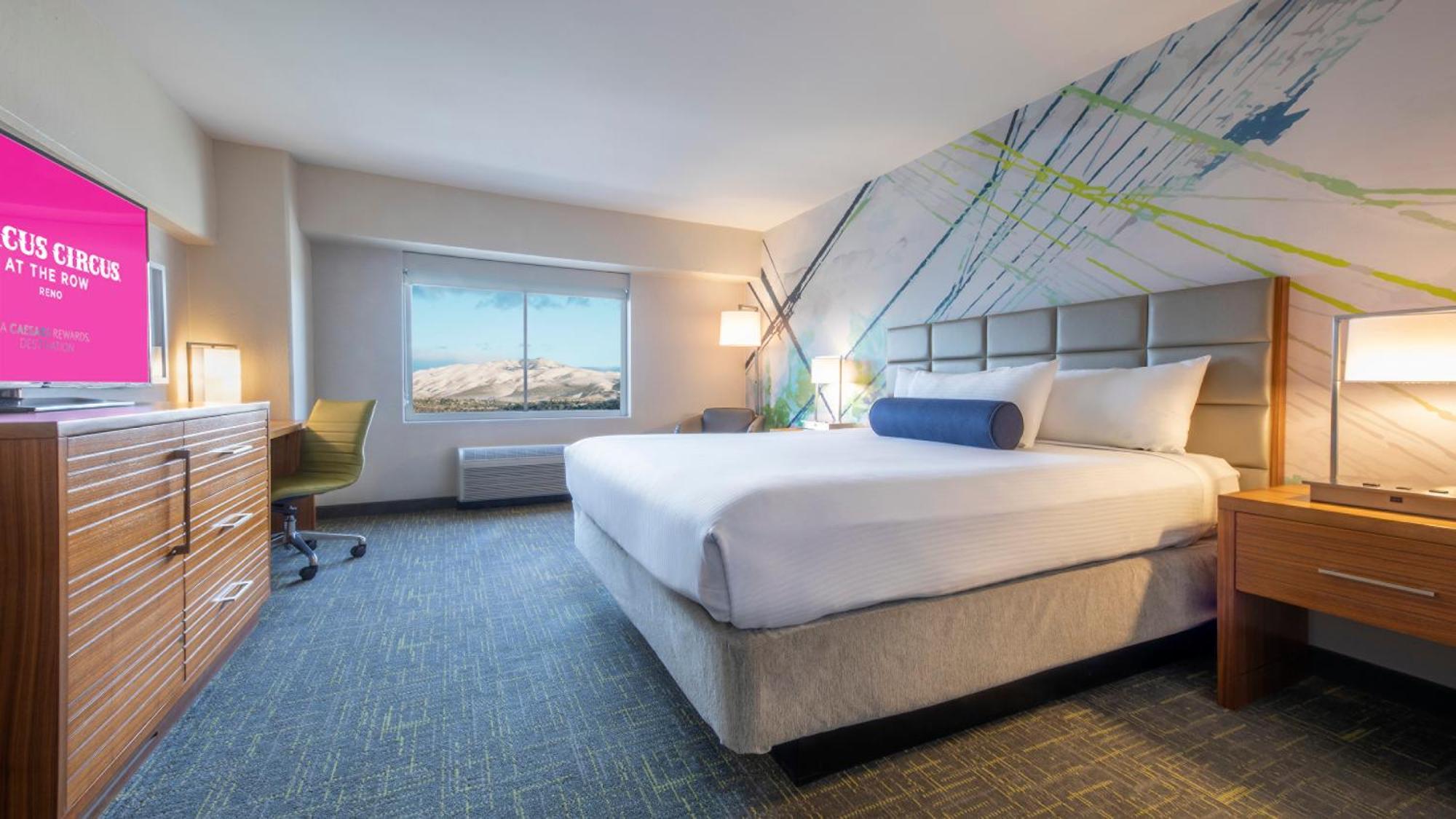 Sky Tower Premium Room 1 King Mountain View