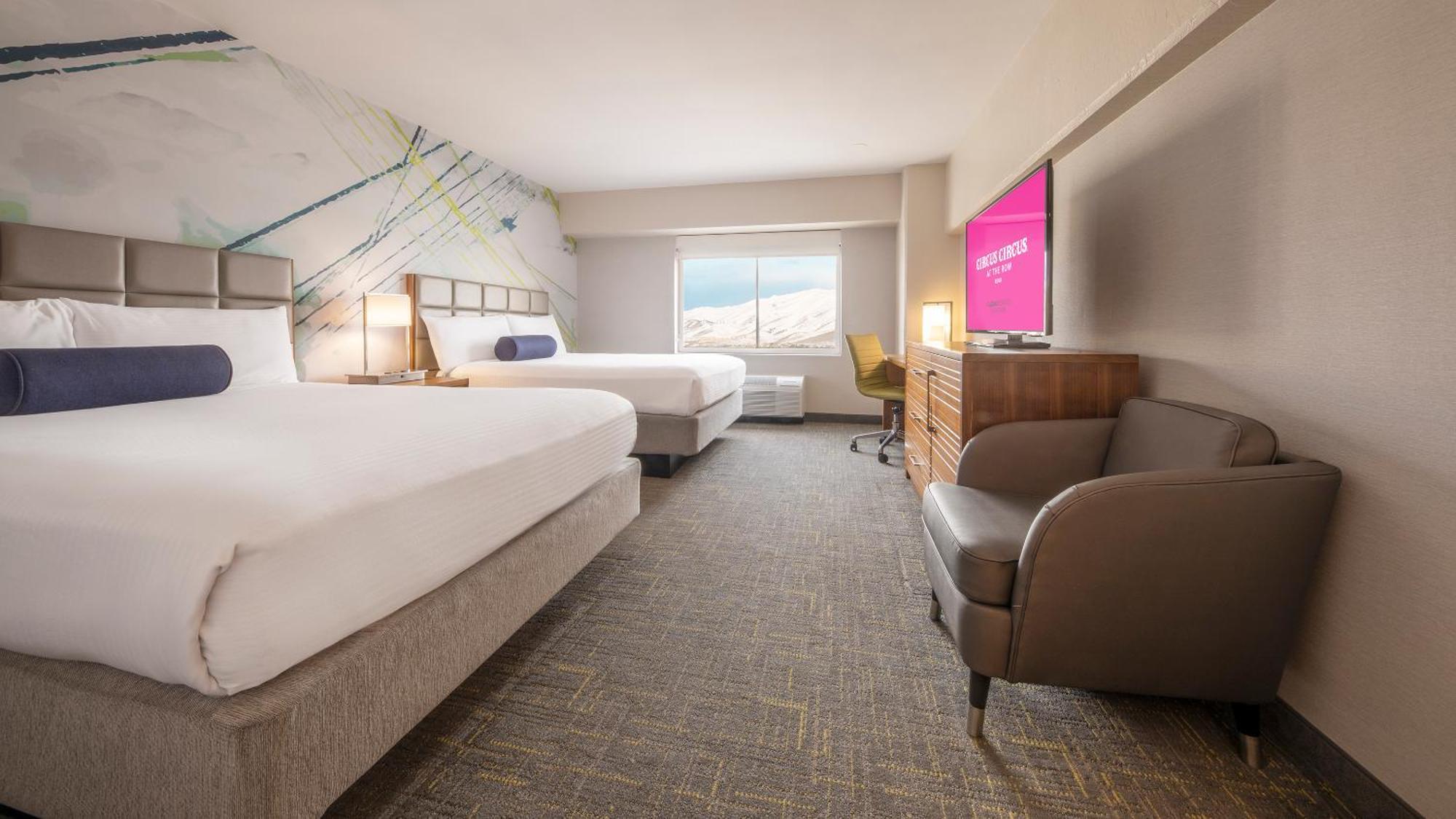 Sky Tower Premium Room 2 Queen Mountain View