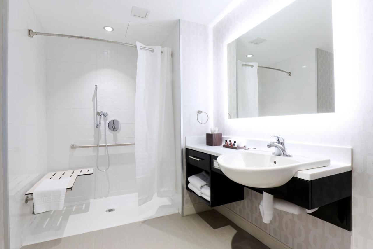 Accessible King Room,1476829354:JPEG