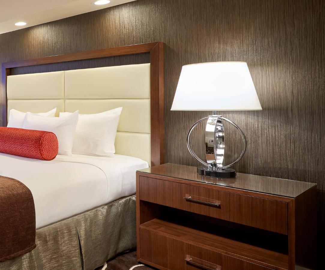 Petite Suite 1 King Bed