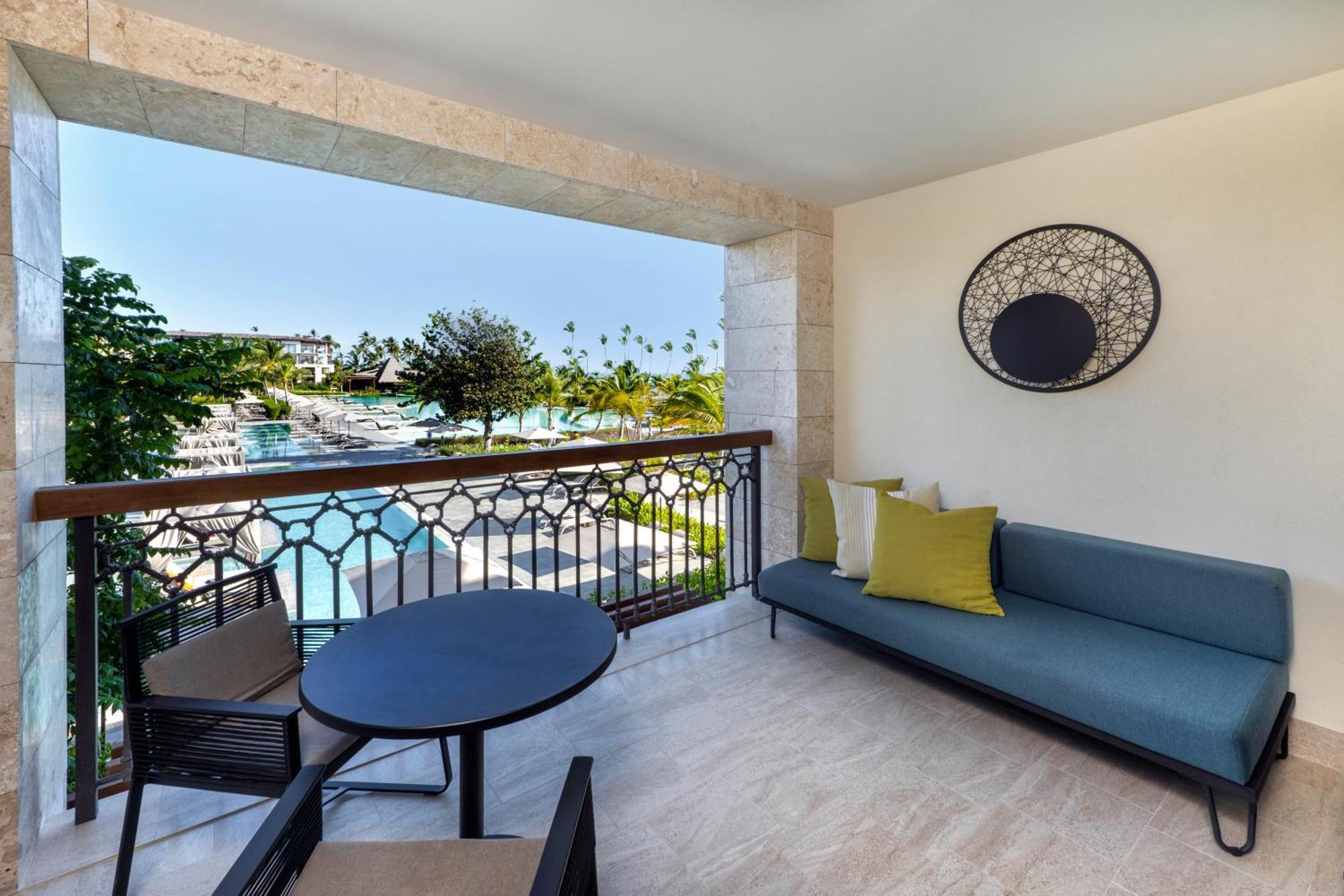 Resort Queen - Pool View Junior Suite,1516224226:JPEG