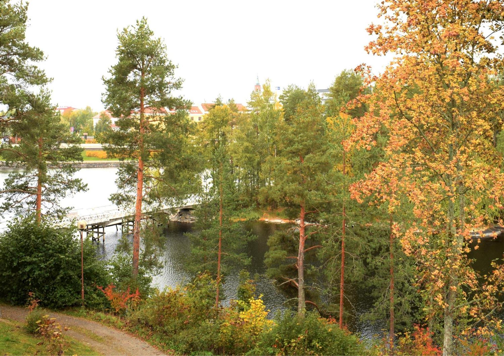 Superior Twin Lake view Balcony