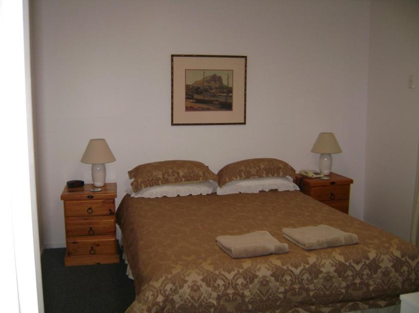 Standard Suite,1580599839:JPEG