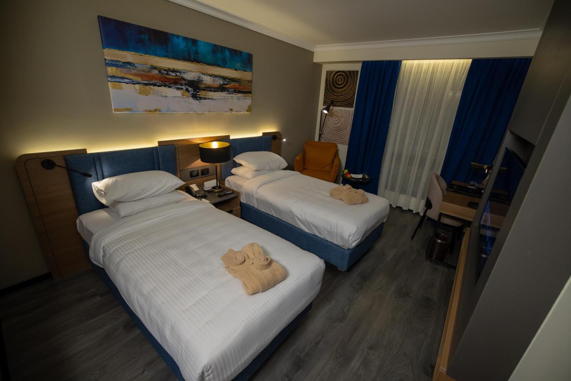 Premium Twin Room 24 or 7 Butler Lounge Access