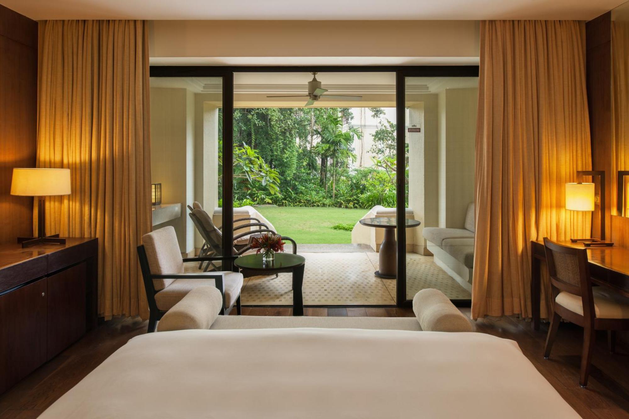King Room Balcony Garden View