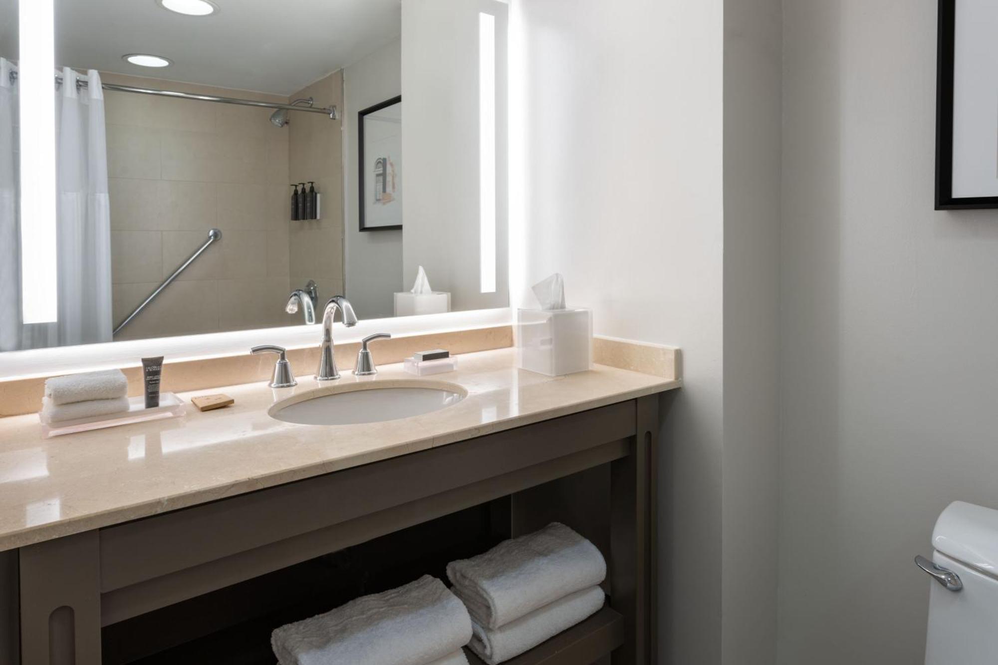 Traditional Room Two Queen Beds City View Bathtub Mobility Hearing Accessible