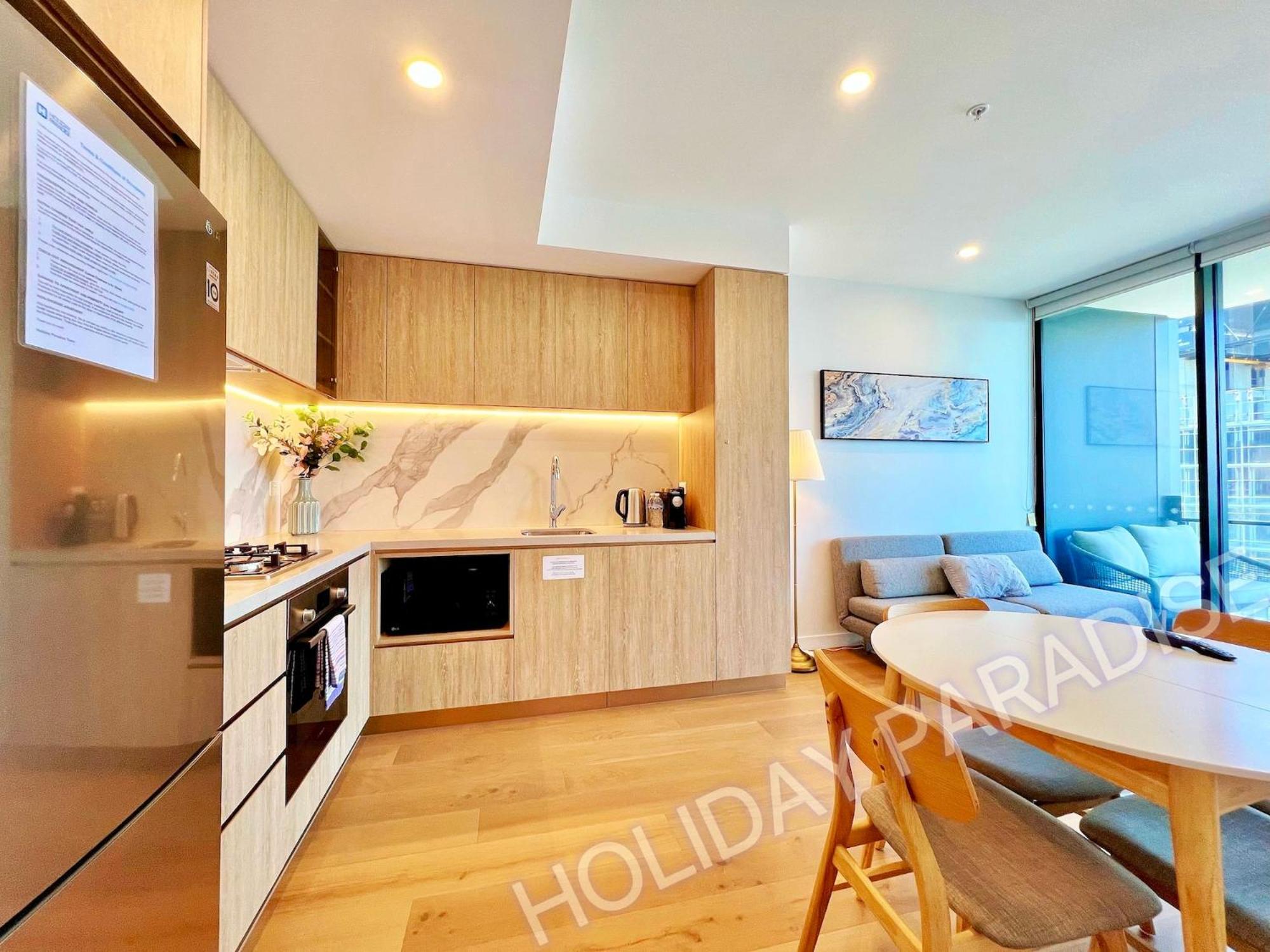 Luxury Two-Bedroom Apartment with Sky Ocean Views
