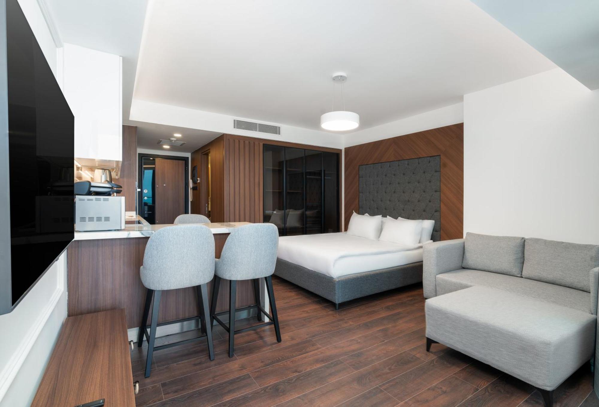 Studio Apartment