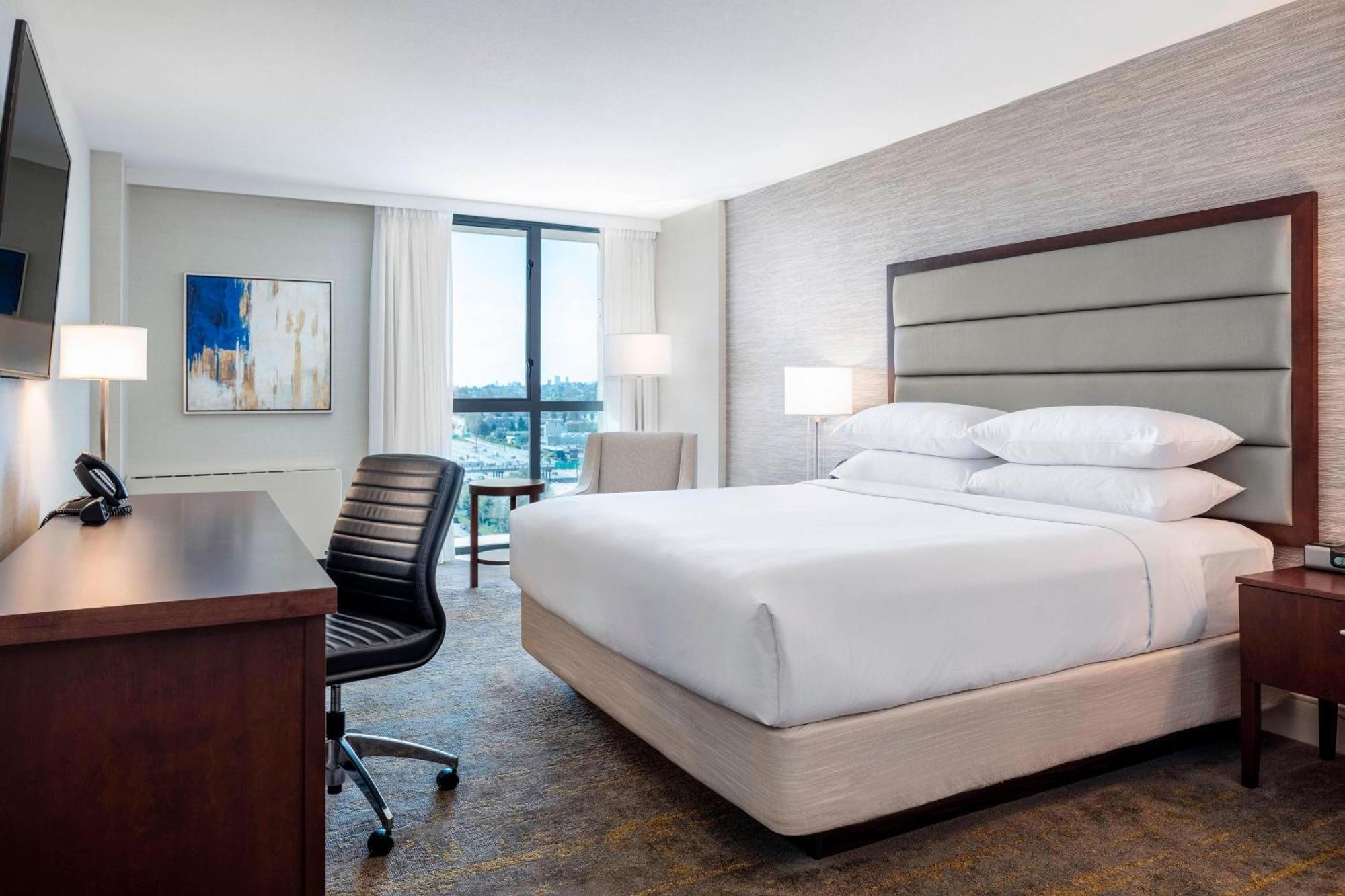Deluxe King Guest Room,1427892733:JPEG