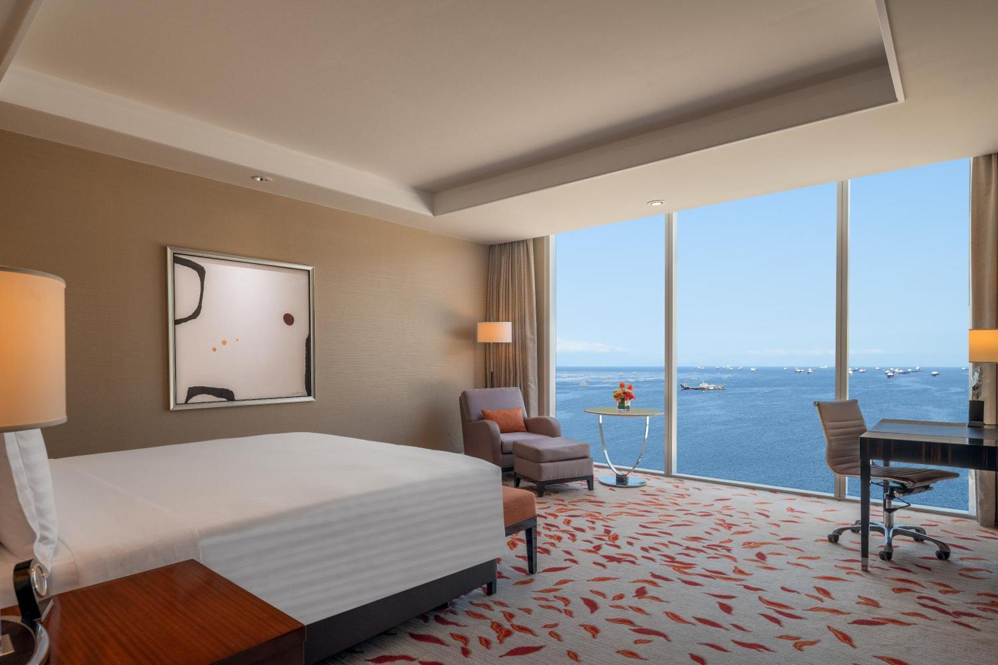 Grand Deluxe Bay View