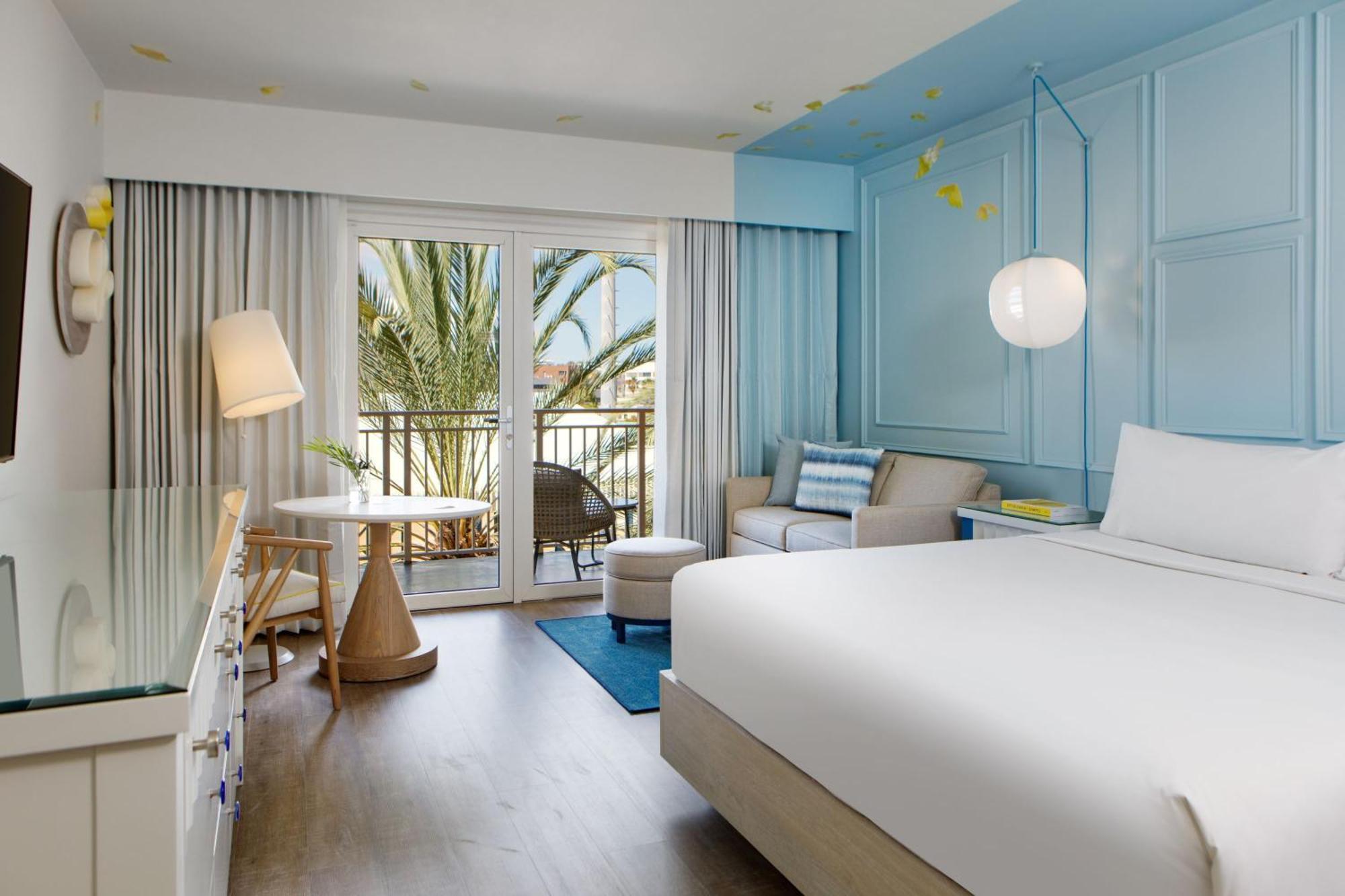Habitación Doble con cama grande y vistas a la isla