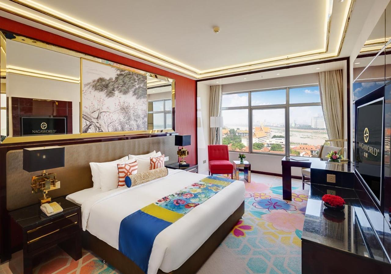 Deluxe Room NagaWorld 1