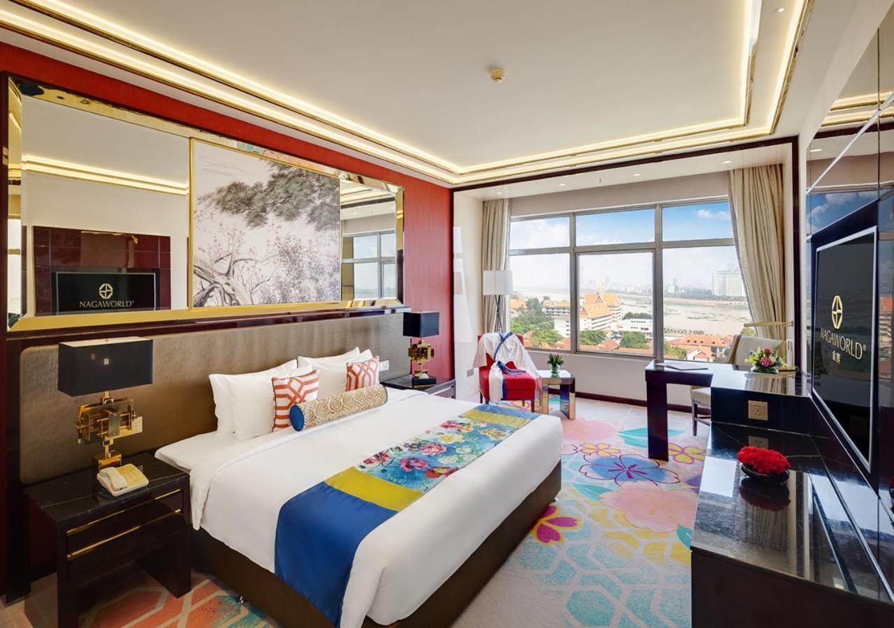 Deluxe Room NagaWorld 1