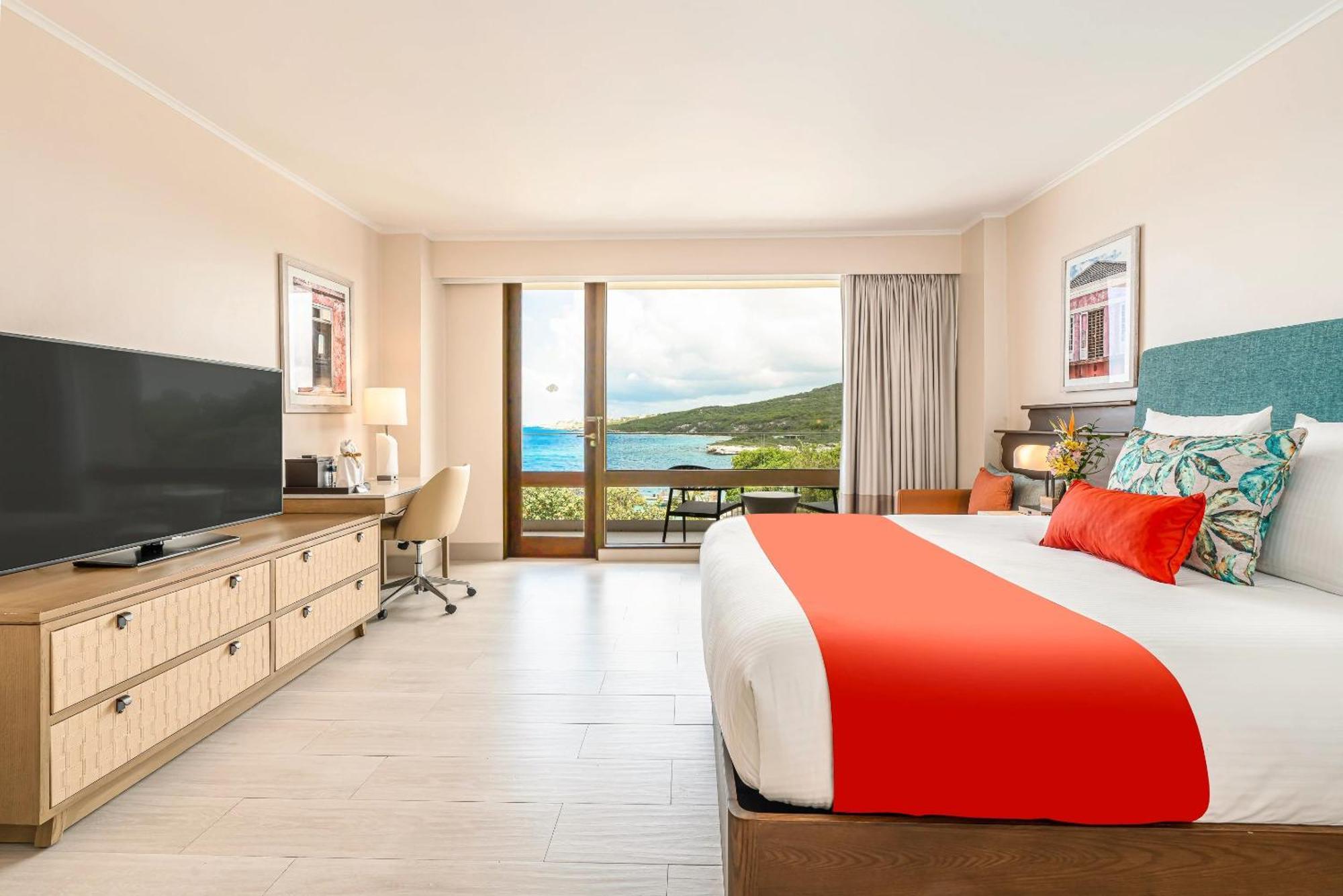 Deluxe Partial Ocean View King