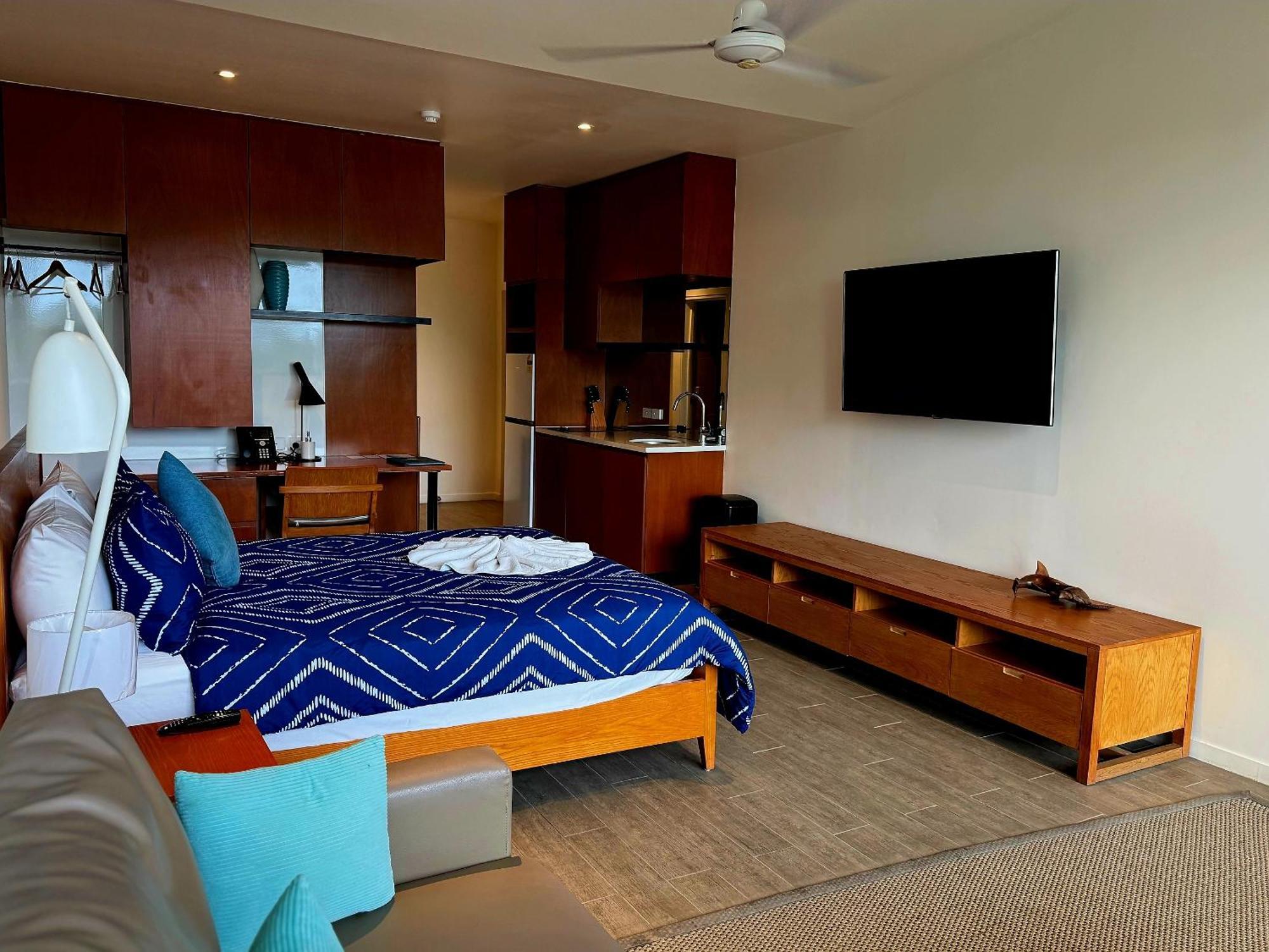 Deluxe Suite Long