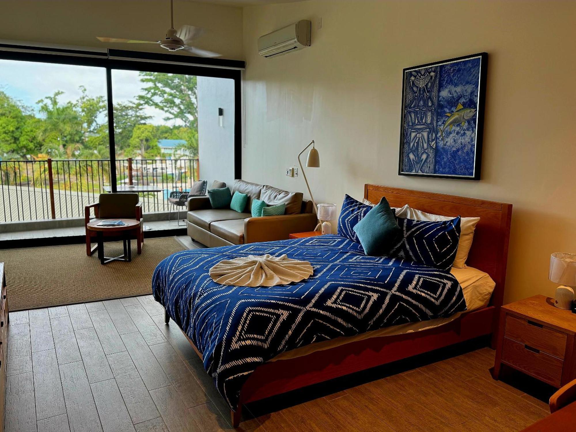 Deluxe Suite Long