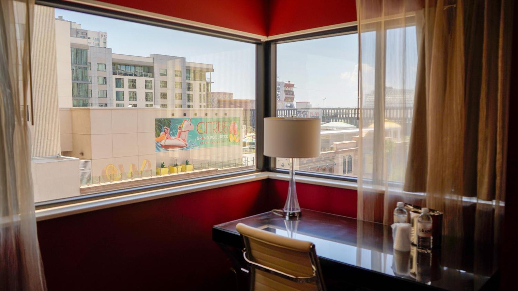 Grand Studio King