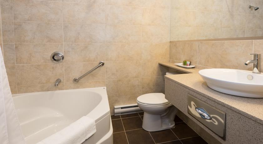 Hébergement Supérieur 2 Lits Queen-Size avec Balcon - Vue sur Fleuve