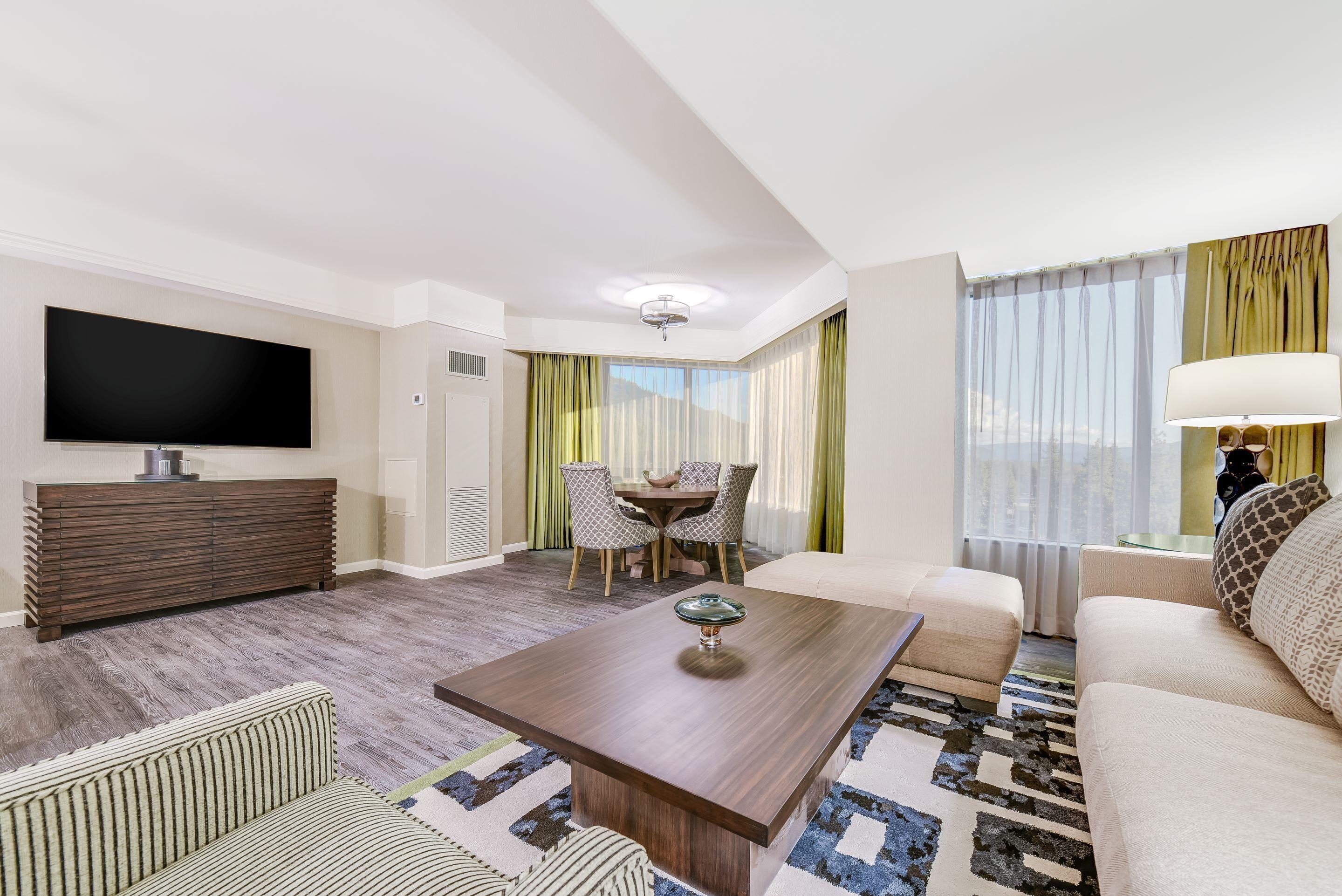 Romulus Lake View Balcony Suite 1 King