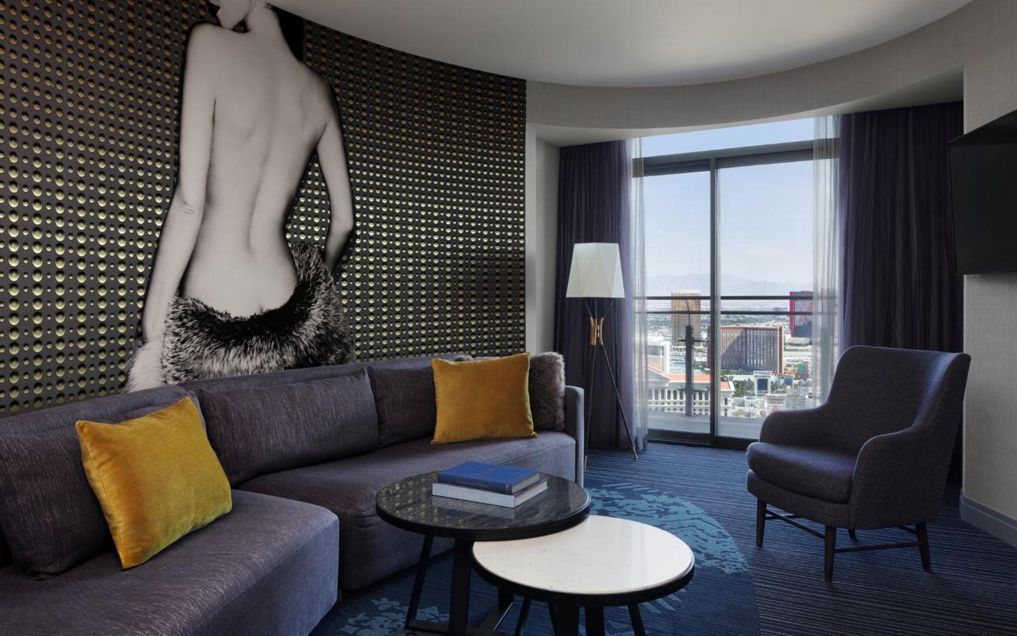 Terrace Suite Fountain View