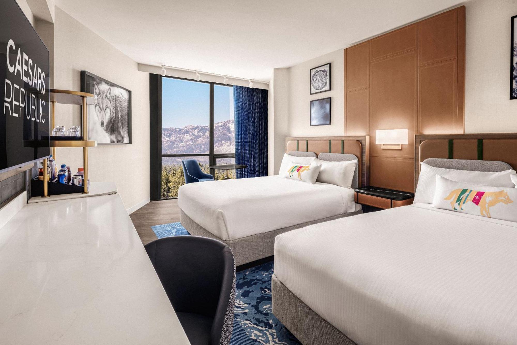 Remus Deluxe 2 Queens Newly Renovated