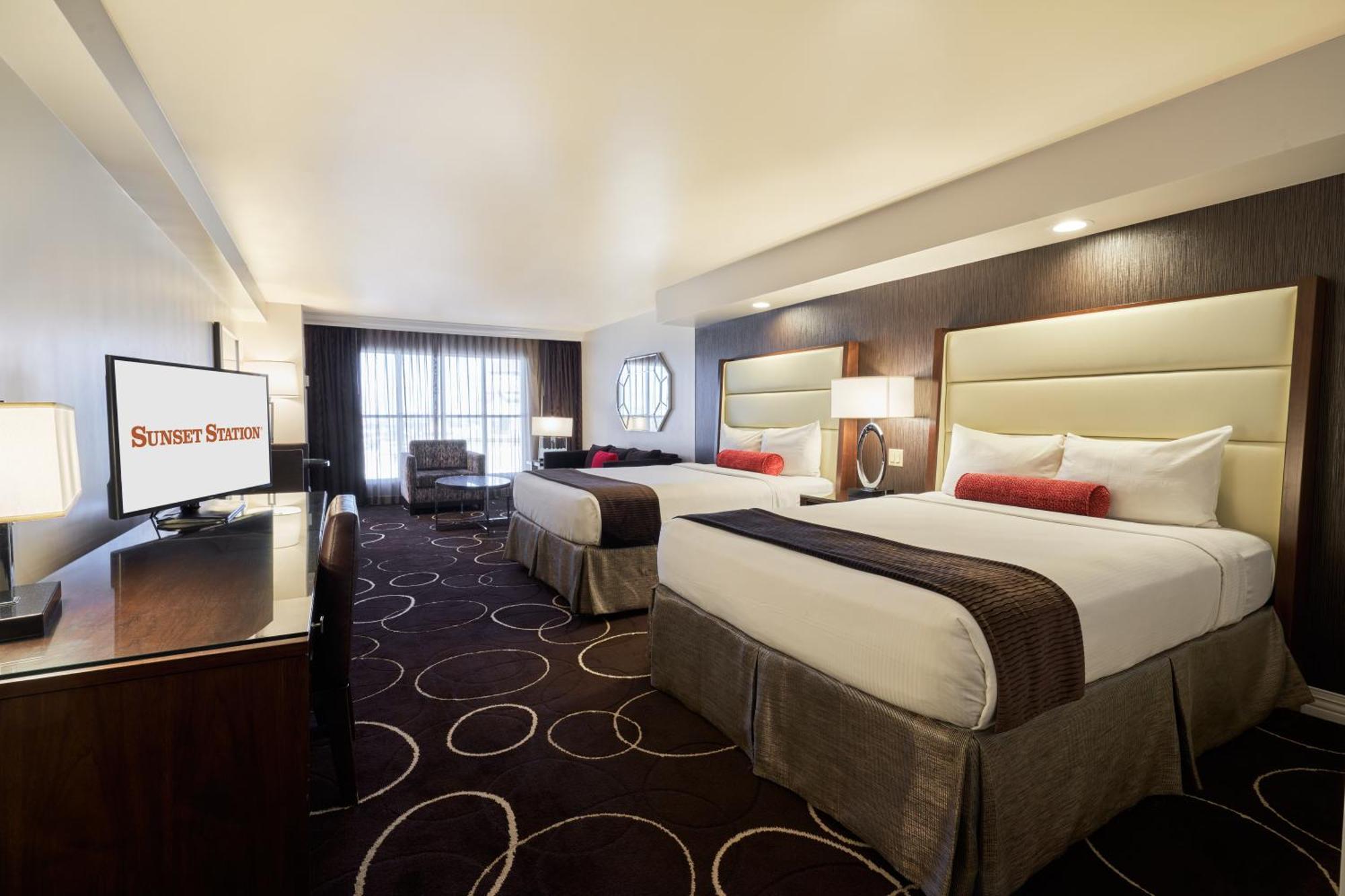 Petite Suite 2 Queen Beds