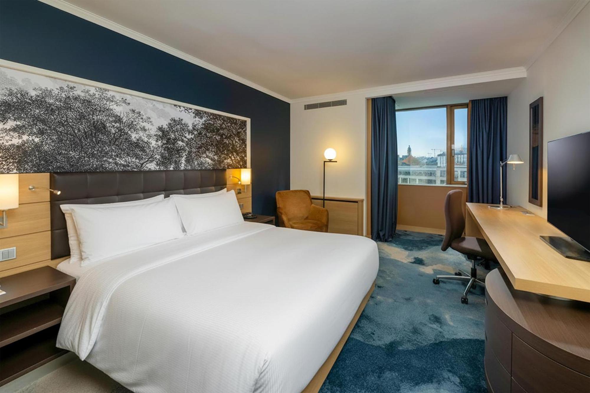 King Deluxe Room with City View - Rhine Wing,1746822102:JPEG