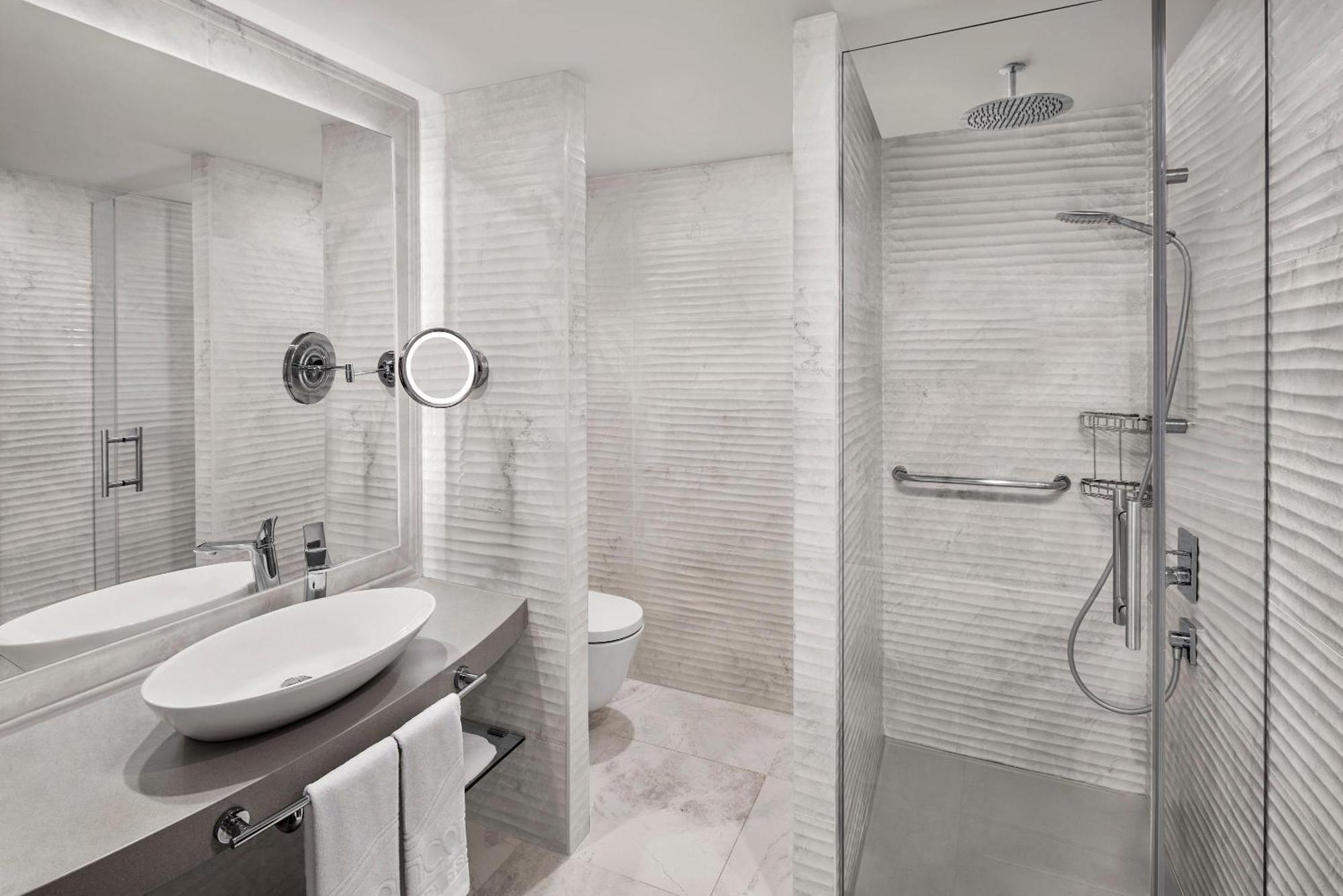 Corner Suite,1747319157:JPEG