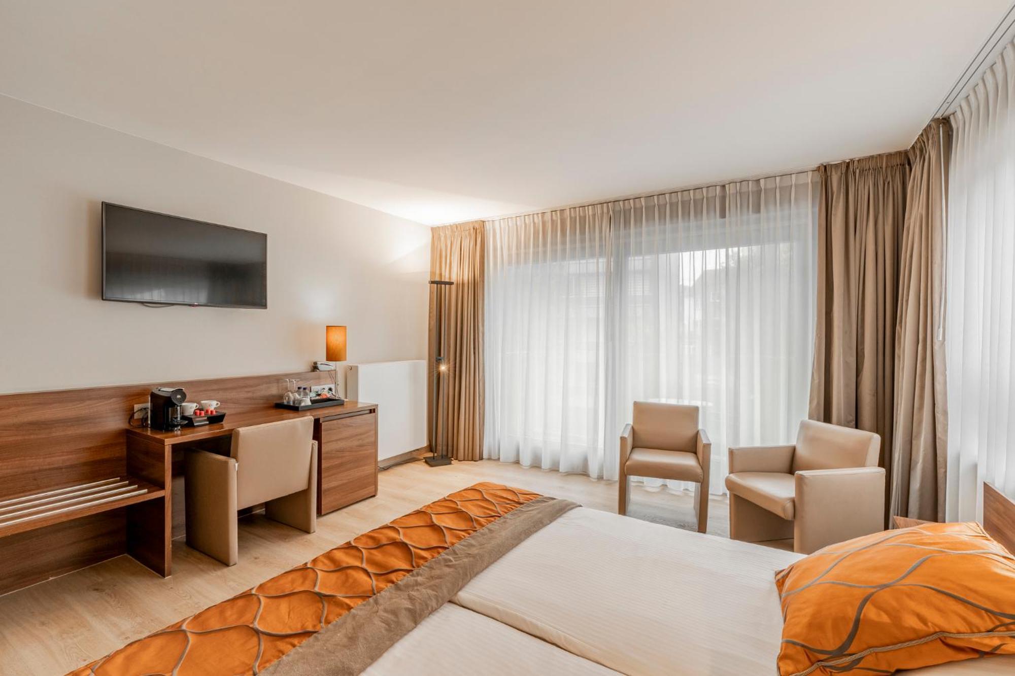 Connected Rooms – SAT rooms Sleeping Apart Together