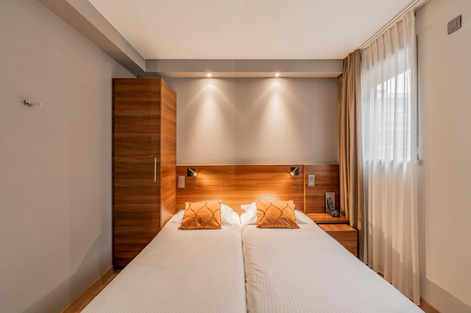 Connected Rooms – SAT rooms Sleeping Apart Together
