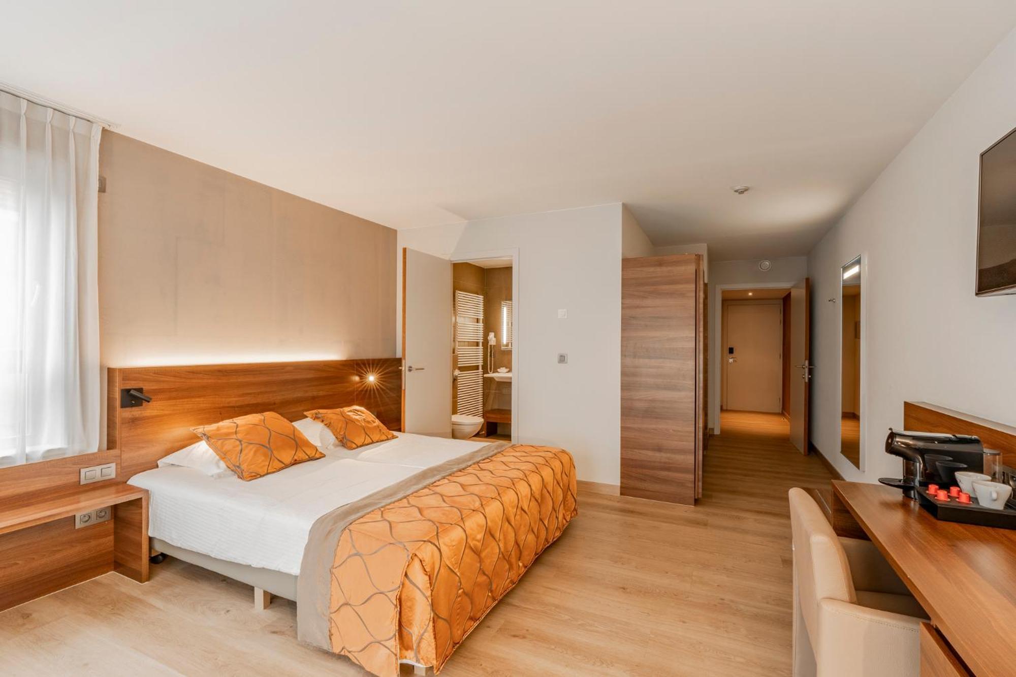 Connected Rooms – SAT rooms Sleeping Apart Together