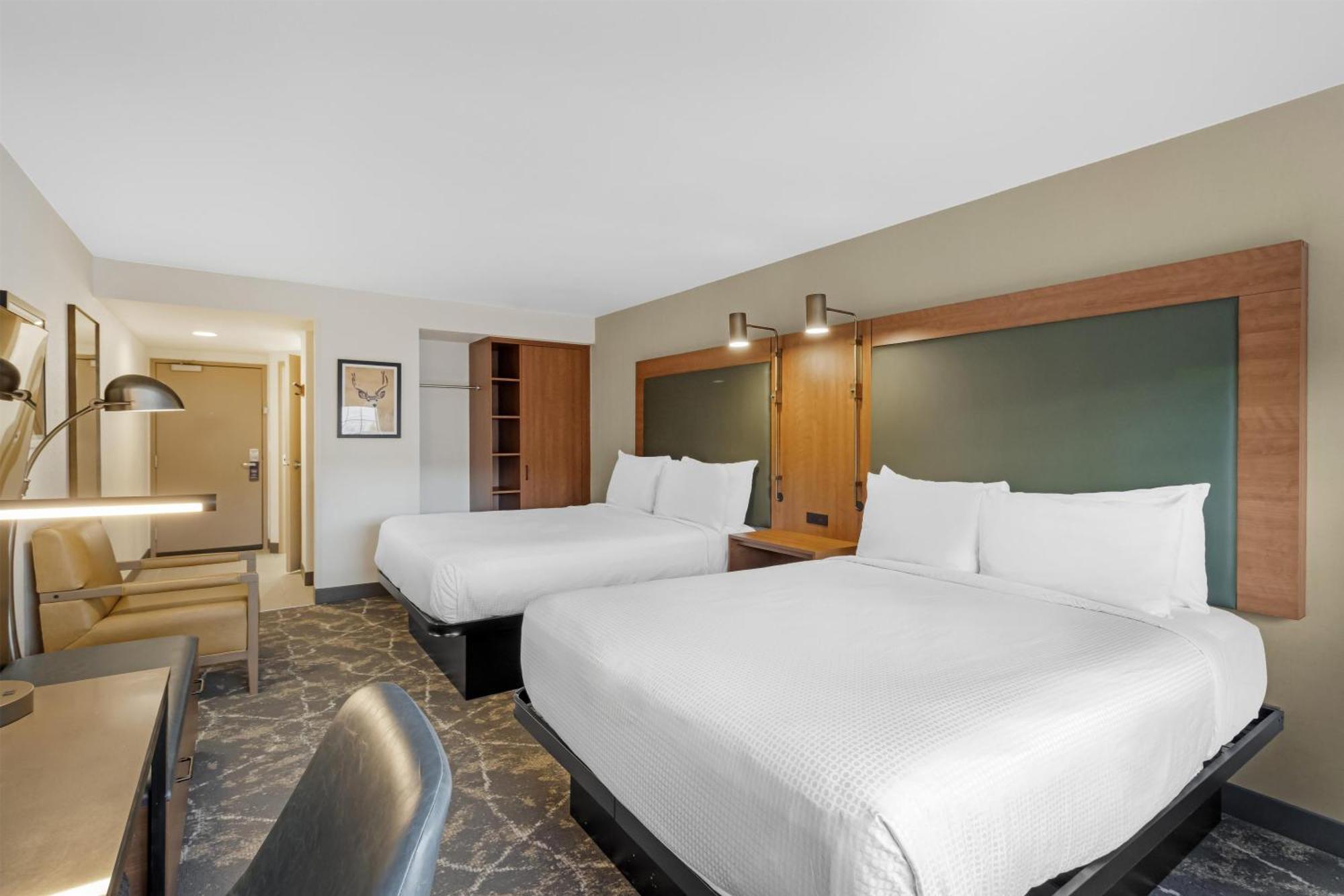 Queen Room Two Queen Beds Non-Smoking