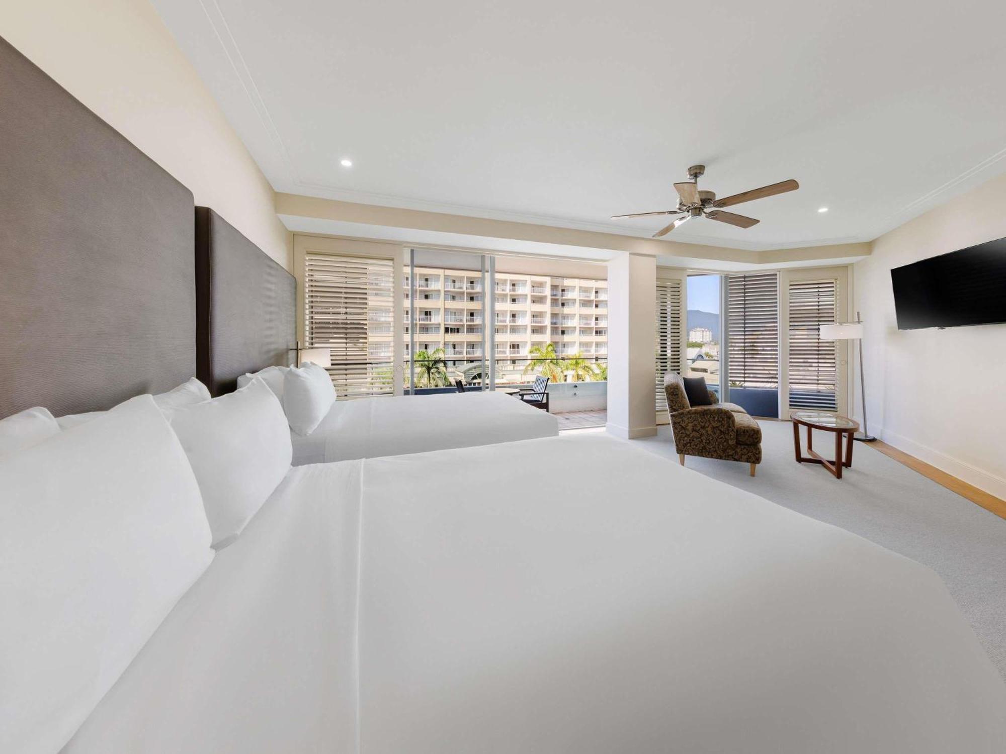 Junior Twin Suite Two Double Beds City Views one drink voucher