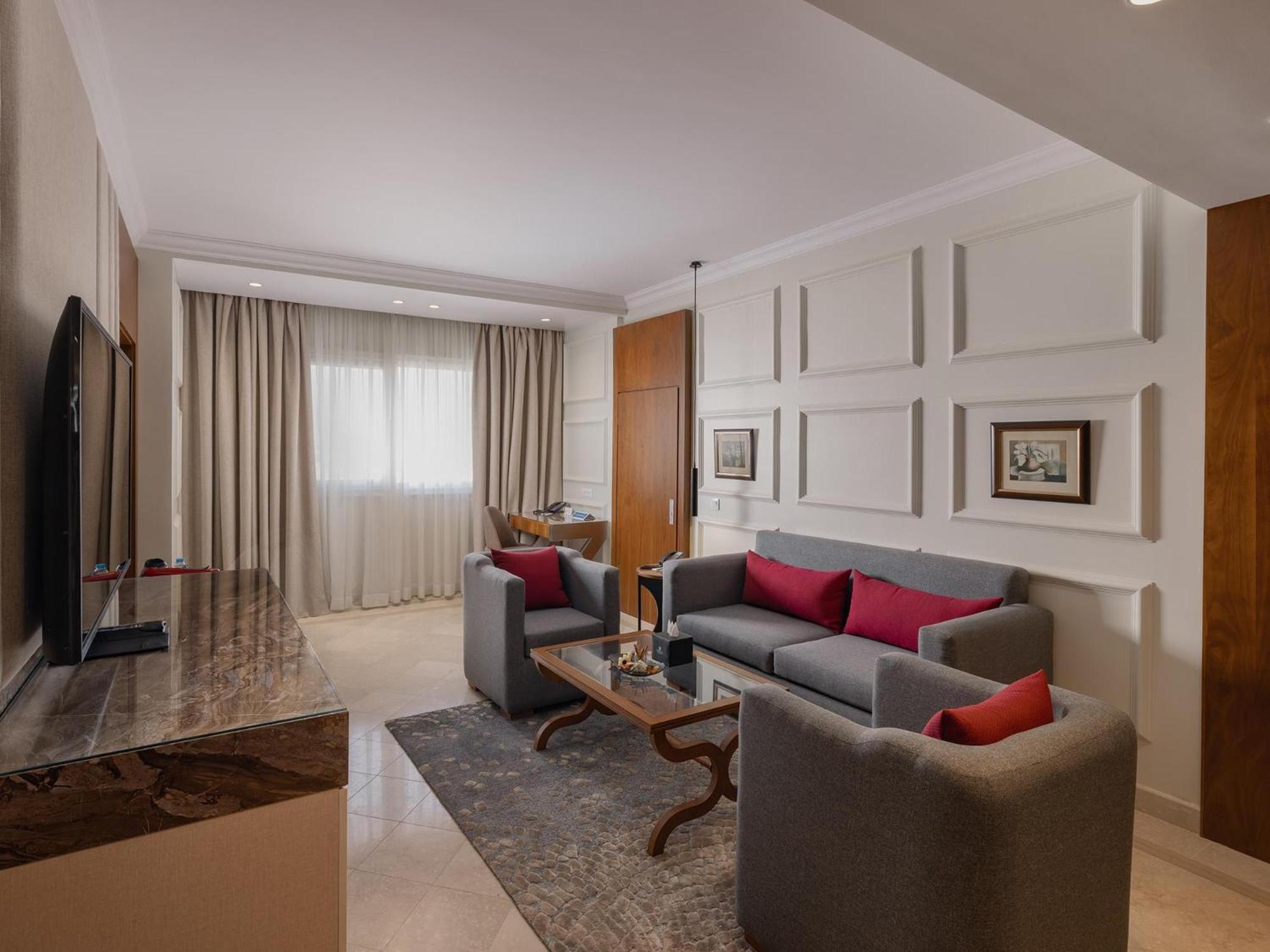 Deluxe Suite