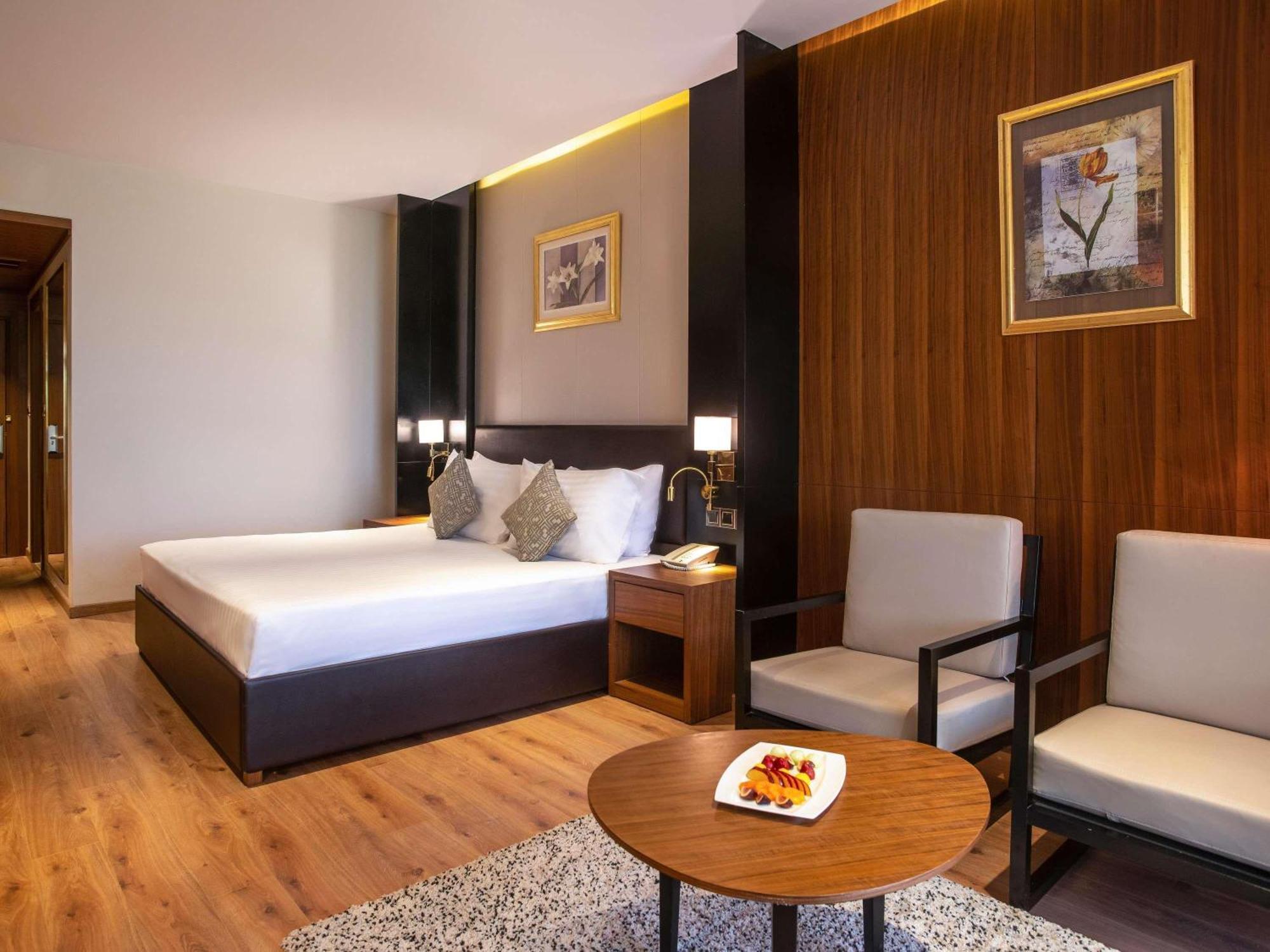 Executive Suite City View