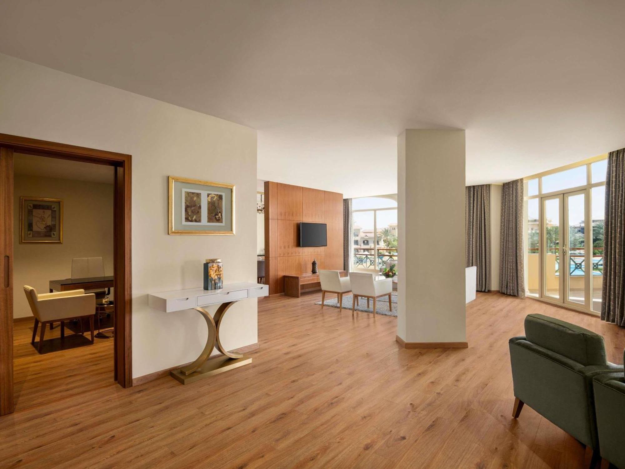 Presidential Suite Pool View